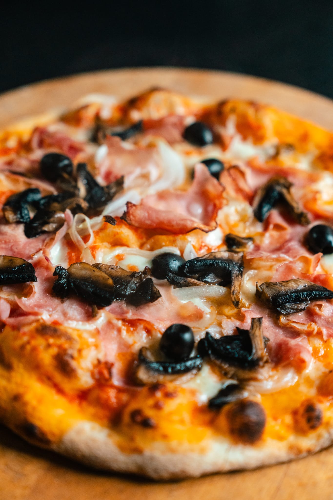 Pizza Prosciutto e Funghi
